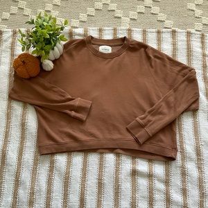 Cropped pullover sweatshirt/ top
